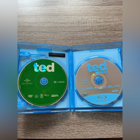 📀 3/$15 or 4/$20 📀 Ted Bluray - Picture 3 of 3